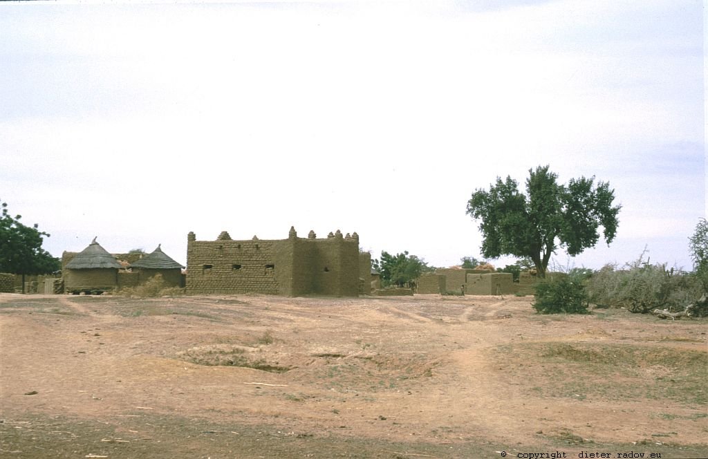 104 Burkina Faso Dorf Lehmarchitektur22