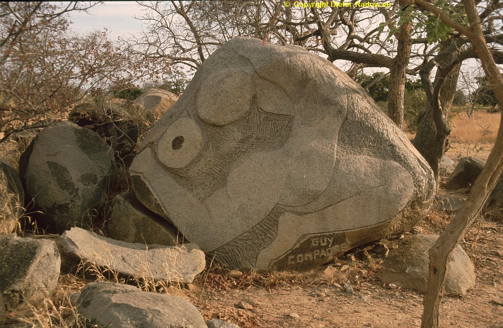 Burkina Faso 1997, Das Granit Symposium von Laongo.- hier ließ der Präsident 1996 die Steinmetz-Künstler ihre Ideen verwirklichen